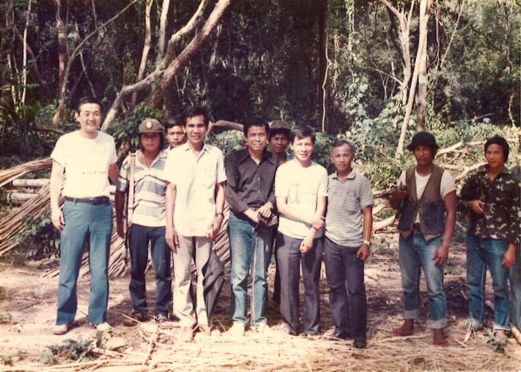 カンボジアの解放闘争を戦うクメール人民民族解放戦線（ＫＰＮＬＦ）の兵士たちと