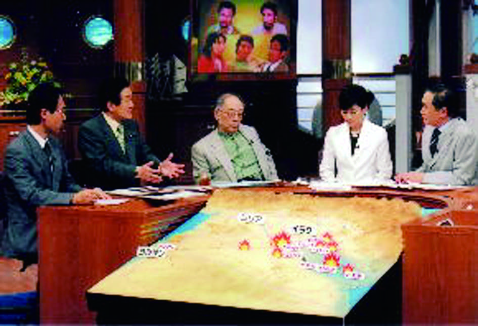 2004年4月 ヨルダンより帰国した翌日、フジテレビ「報道2001」に緊急出演、竹村健一氏に救出活動を語る。 左端は大野元裕現参議院議員、右端は黒岩祐治キャスター（現神奈川県知事）